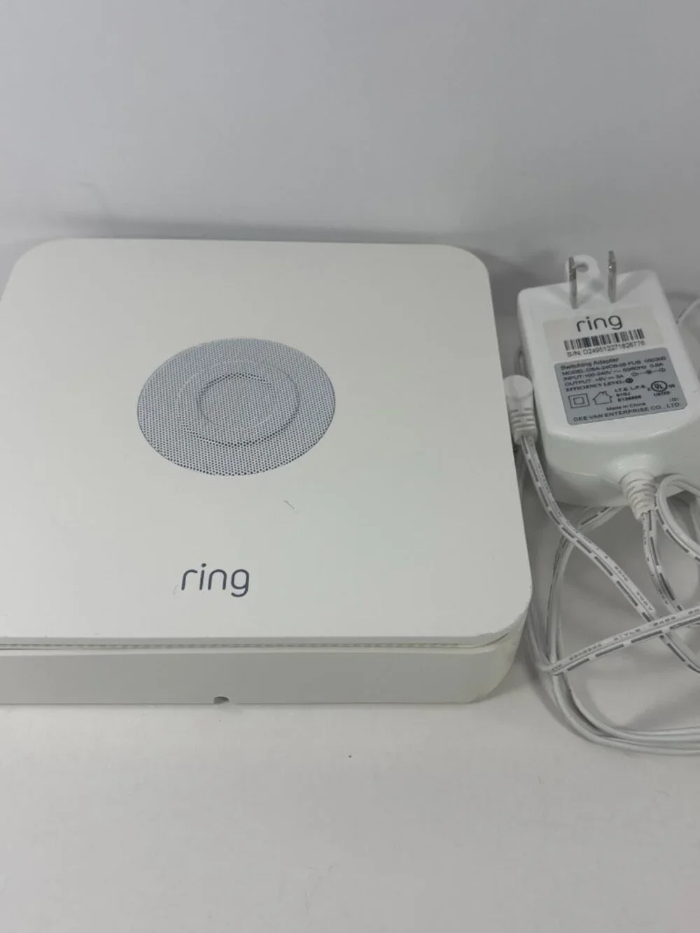 Ring Alarm Base Station -1st Gen- 4HB1S70EN0 w/ AC Adapter. Unknown Registration